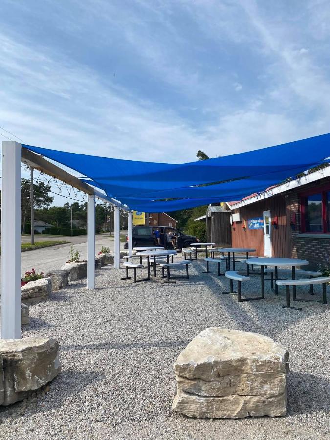 Huron Sands Motel And Restaurant Providence Bay Exteriér fotografie